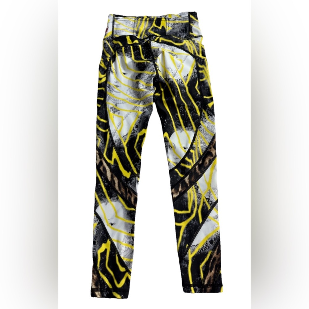 NWT Twin Fantasy Queen Print Panel Legging M Italian Fabric $249 Retail - Picture 9 of 16